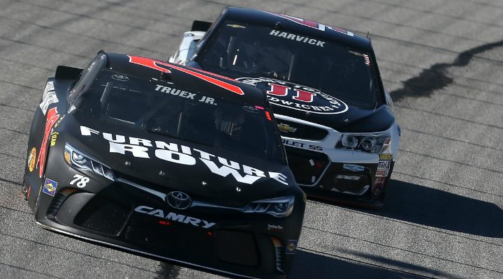 Martin Truex, Jr. and Kevin Harvick racing at Atlanta 2016
