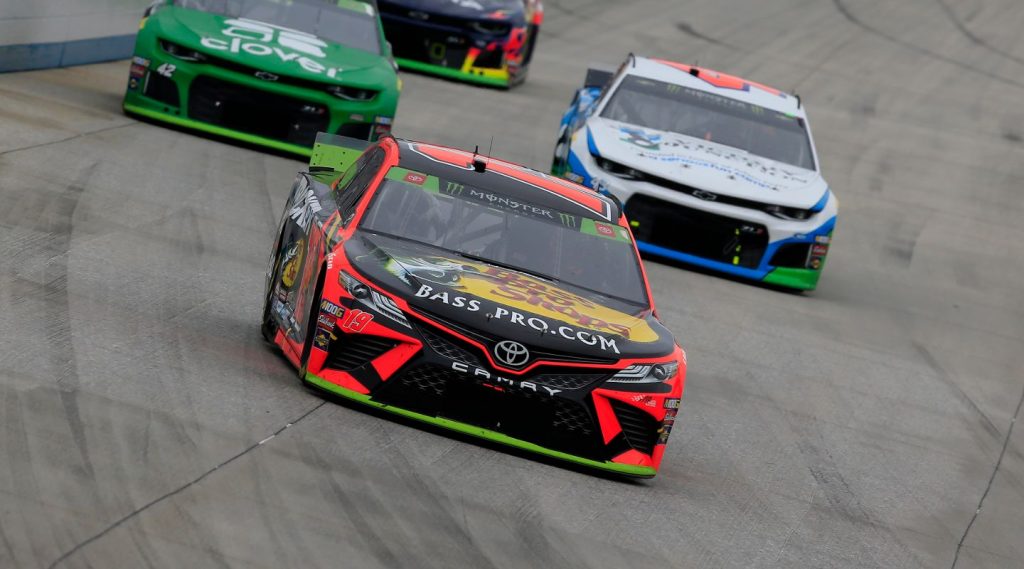 Martin Truex, Jr. leading at Dover 2019