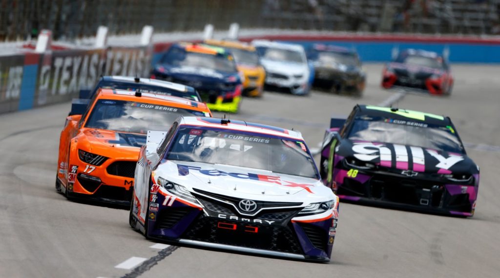 Denny Hamlin leading Jimmie Johnson and Chris Buescher at Texas Motor Speedway 2020