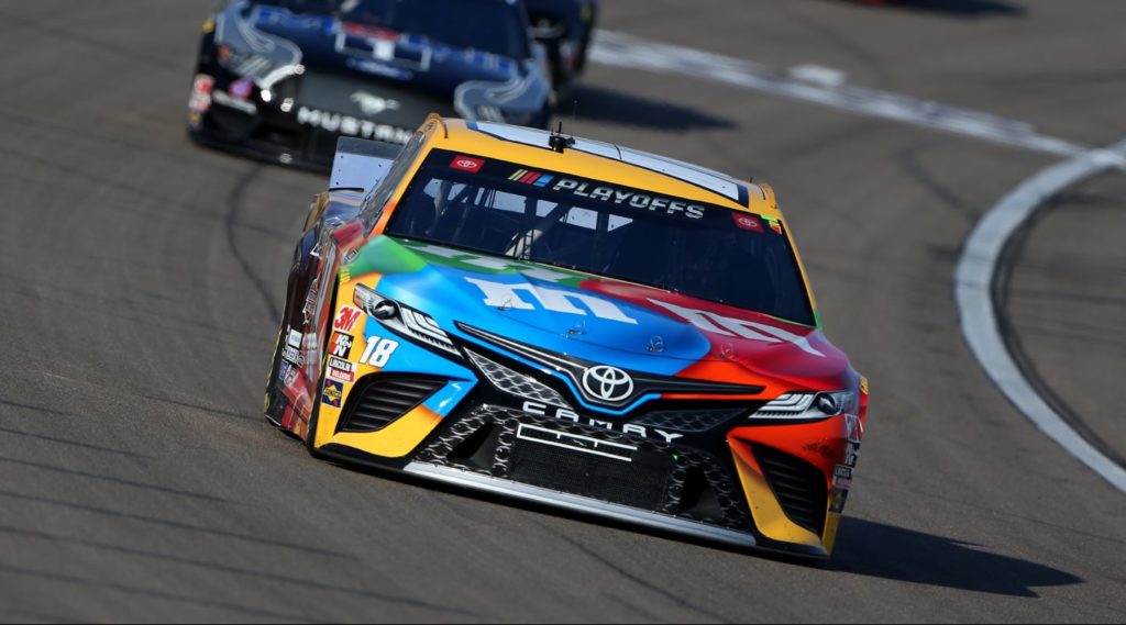 Kyle Busch leading at Las Vegas Motor Speedway 2020