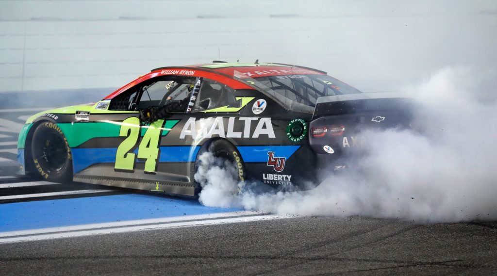 William Byron #24 Chevrolet for Hendrick Motorsports doing a burnout after winning at Homestead-Miami Speedway in 2021