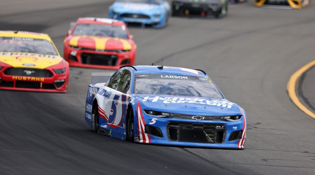 Kyle Larson leading at Pocono June 2021