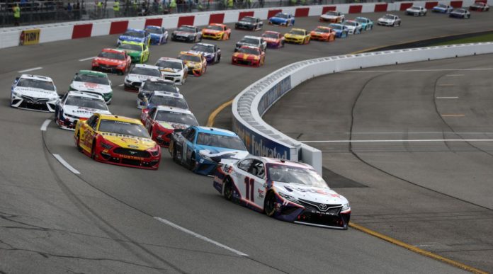 Denny Hamlin leading the field at Richmond Raceway 2021